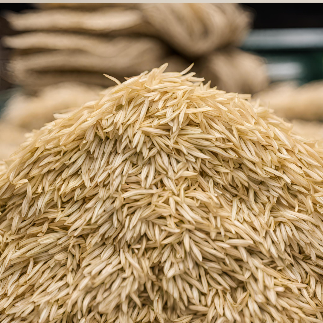 Cascarilla de arroz orgánica, mejorador de suelos natural, ideal para cultivos y jardines, de Frescorgánico en Colombia.